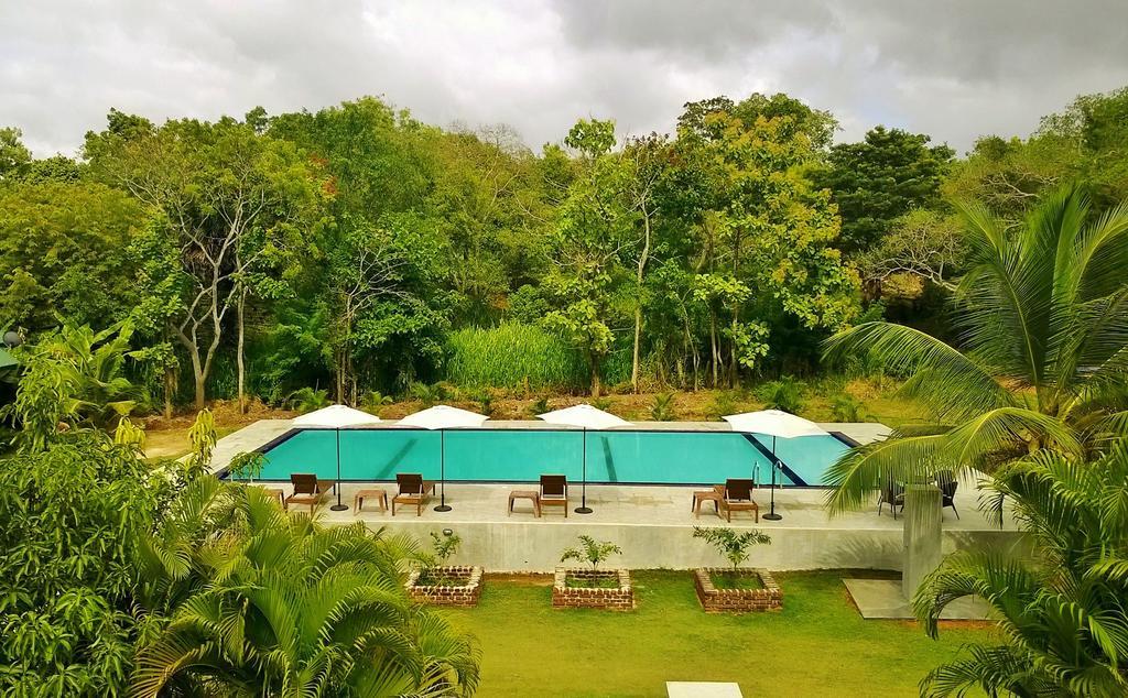 Saji-Sami Hotel Anuradhapura Exteriör bild