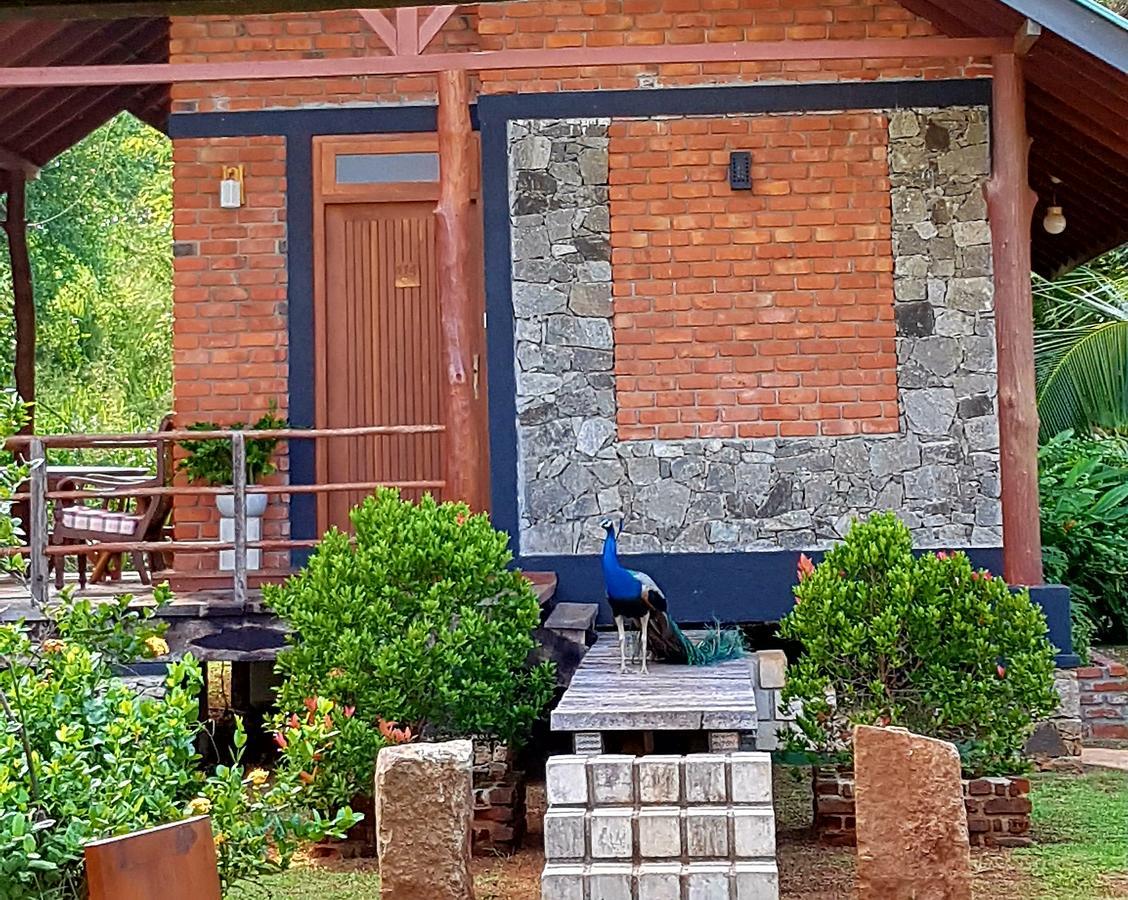 Saji-Sami Hotel Anuradhapura Exteriör bild