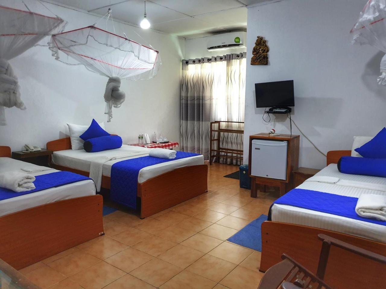 Saji-Sami Hotel Anuradhapura Exteriör bild
