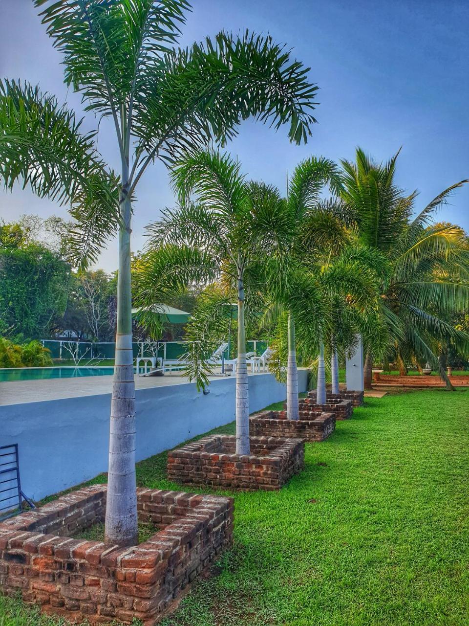 Saji-Sami Hotel Anuradhapura Exteriör bild