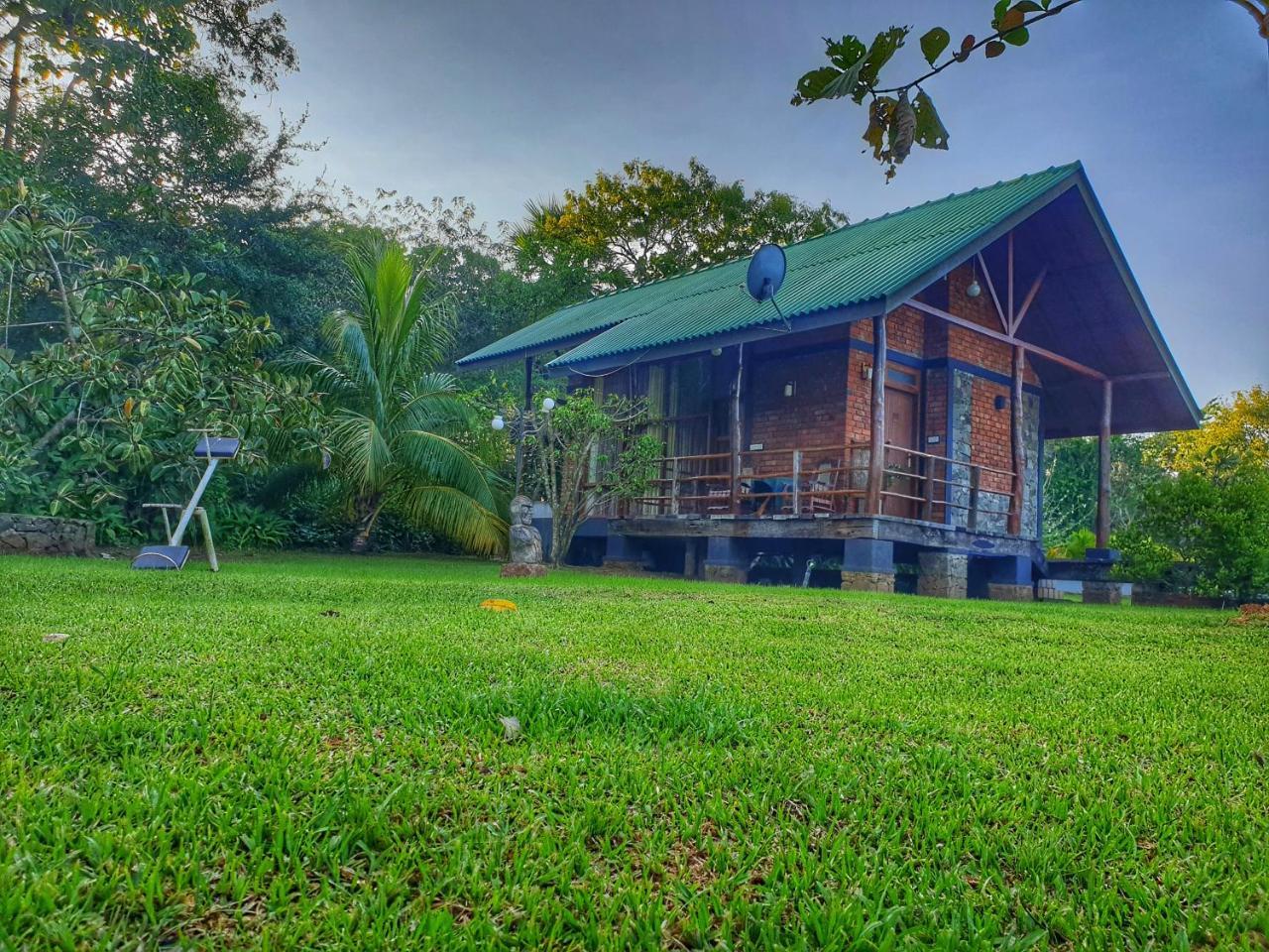 Saji-Sami Hotel Anuradhapura Exteriör bild