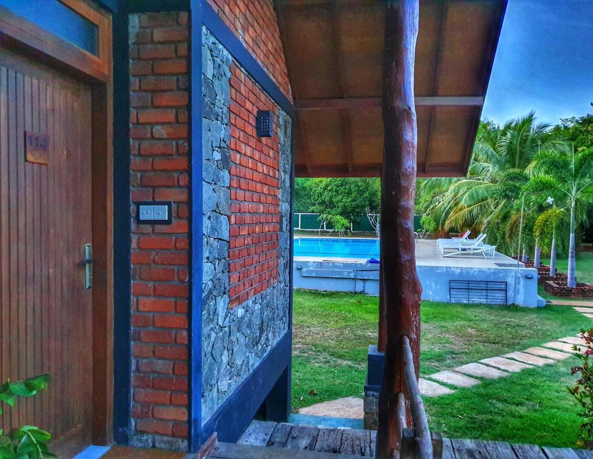 Saji-Sami Hotel Anuradhapura Exteriör bild